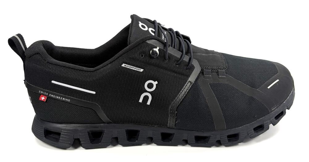 On Cloud 5 Waterproof Men’s 12 Black Running Shoes Sneakers Swiss Engineering
